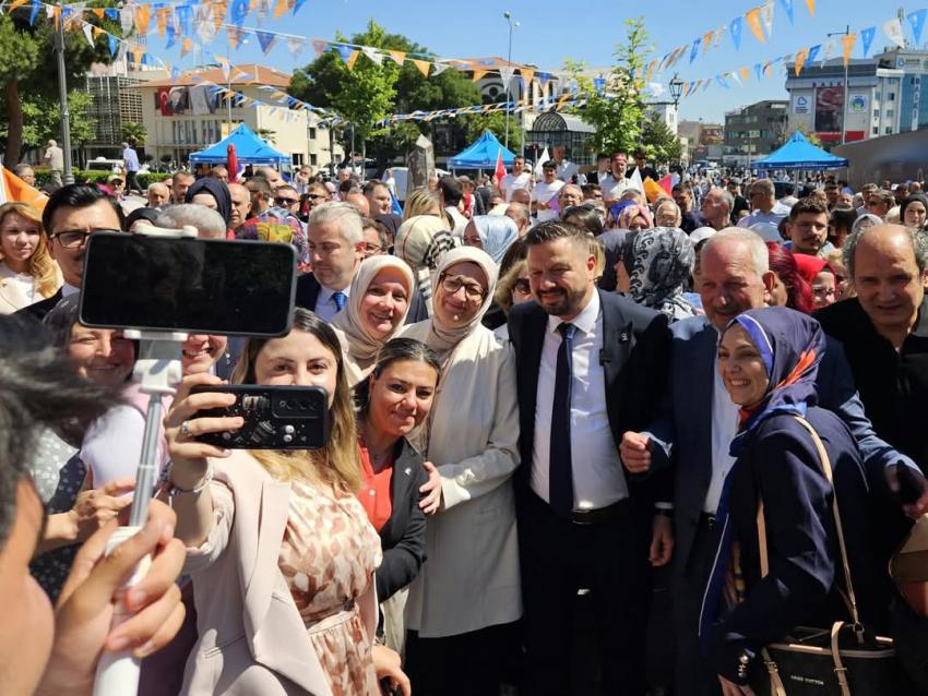 AK Parti Balıkesir Teşkilatı Bayramda Kenetlendi