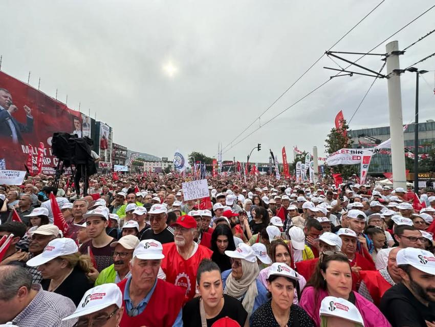 BANDIRMA’DAN DEMOKRASİ YÜRÜYÜŞÜNE GÜÇLÜ DESTEK