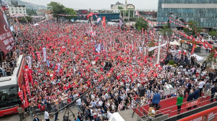 BANDIRMA’DAN DEMOKRASİ YÜRÜYÜŞÜNE GÜÇLÜ DESTEK