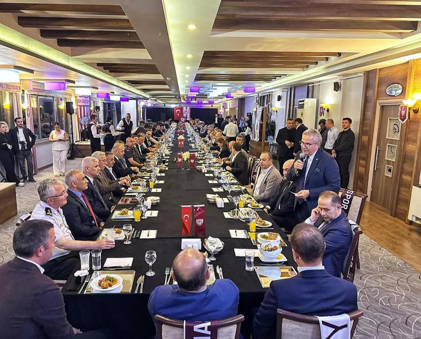 BAŞKAN MİRZA, BANDIRMASPOR’A MORAL VE DESTEK PROGRAMINA KATILDI