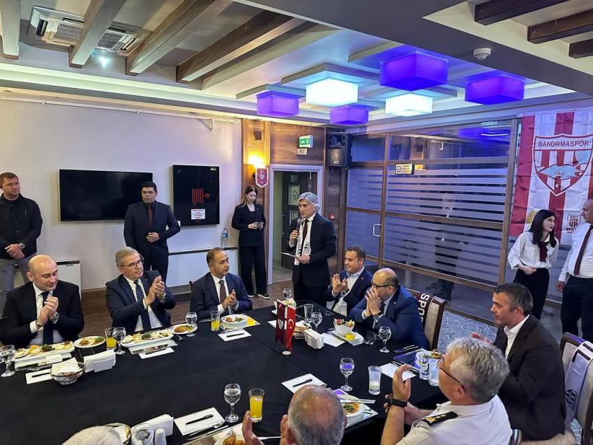 BAŞKAN MİRZA, BANDIRMASPOR’A MORAL VE DESTEK PROGRAMINA KATILDI