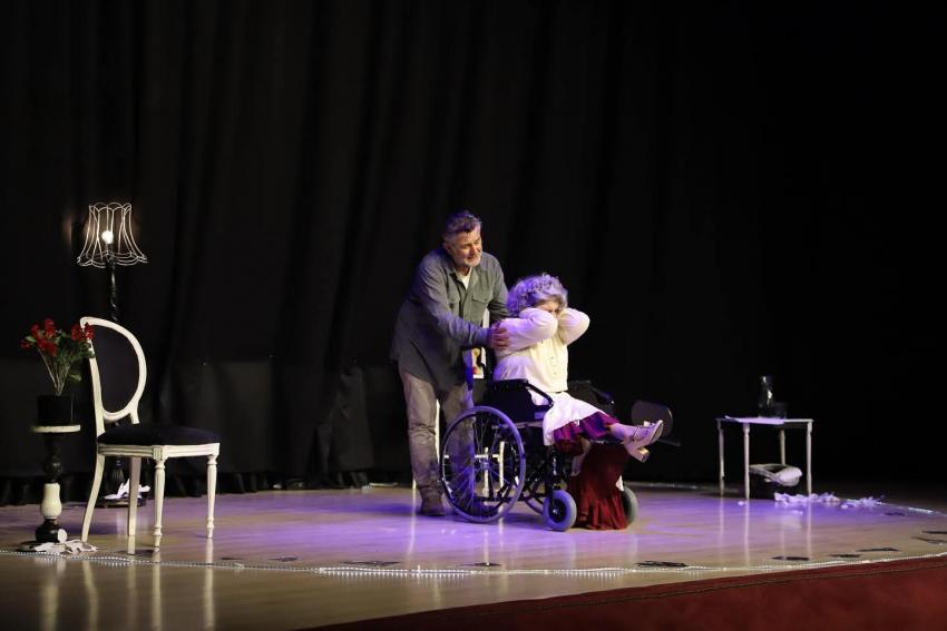 34. ULUSLARARASI BANDIRMA KUŞCENNETİ KÜLTÜR VE TURİZM FESTİVALİ TİYATRO İLE BULUŞTU