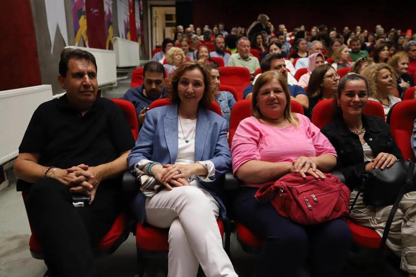 34. ULUSLARARASI BANDIRMA KUŞCENNETİ KÜLTÜR VE TURİZM FESTİVALİ TİYATRO İLE BULUŞTU