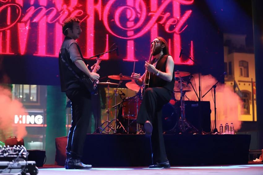 BANDIRMA’DA FESTİVAL COŞKUSU EMRE FEL KONSERİYLE ZİRVEYE ULAŞTI