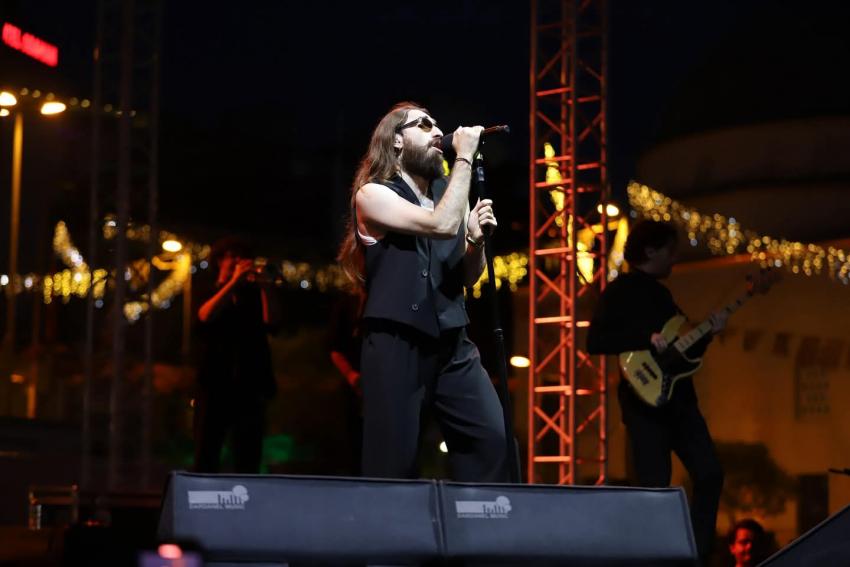 BANDIRMA’DA FESTİVAL COŞKUSU EMRE FEL KONSERİYLE ZİRVEYE ULAŞTI