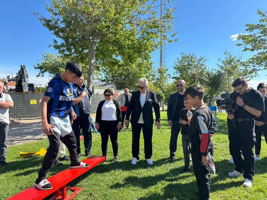 UÇURTMALAR GÖKYÜZÜNÜ RENKLENDİRDİ, BANDIRMA SAHİLİ ŞENLİK ALANINA DÖNÜŞTÜ!