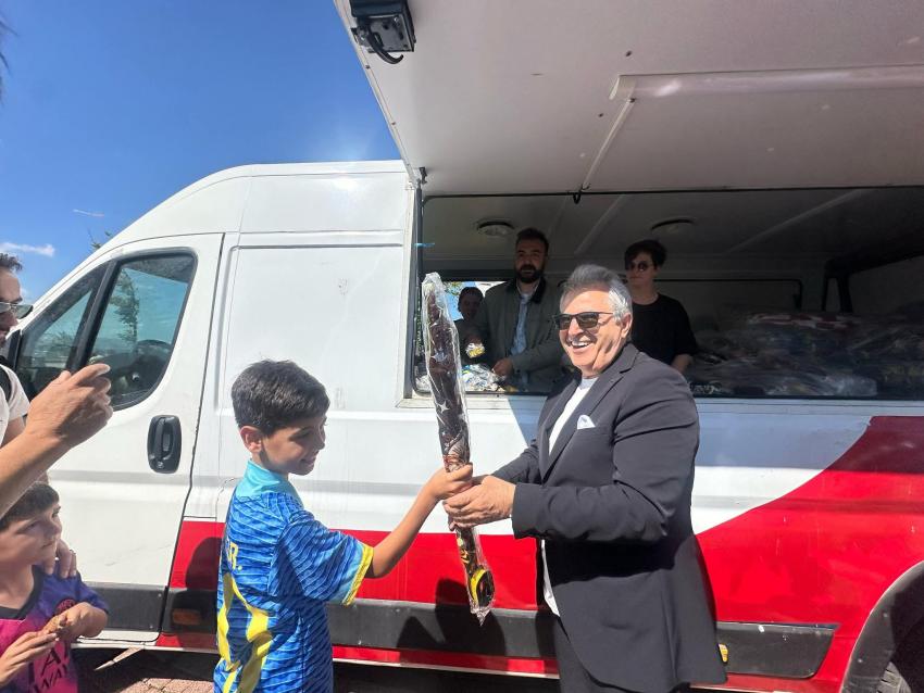 UÇURTMALAR GÖKYÜZÜNÜ RENKLENDİRDİ, BANDIRMA SAHİLİ ŞENLİK ALANINA DÖNÜŞTÜ!