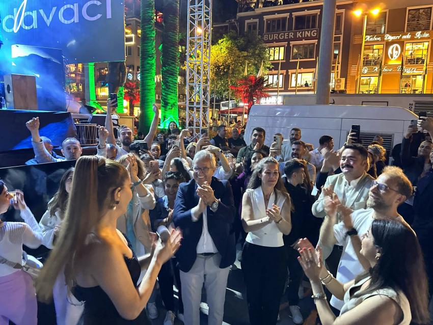 34. ULUSLARARASI BANDIRMA KUŞCENNETİ KÜLTÜR VE TURİZM FESTİVALİ DERYA BEDAVACI KONSERİYLE FİNAL YAPTI