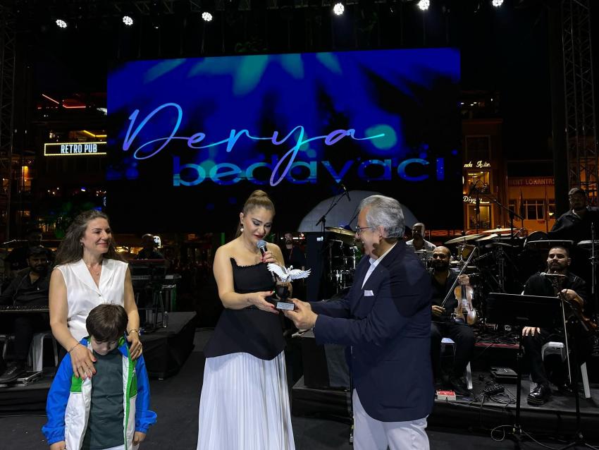 34. ULUSLARARASI BANDIRMA KUŞCENNETİ KÜLTÜR VE TURİZM FESTİVALİ DERYA BEDAVACI KONSERİYLE FİNAL YAPTI
