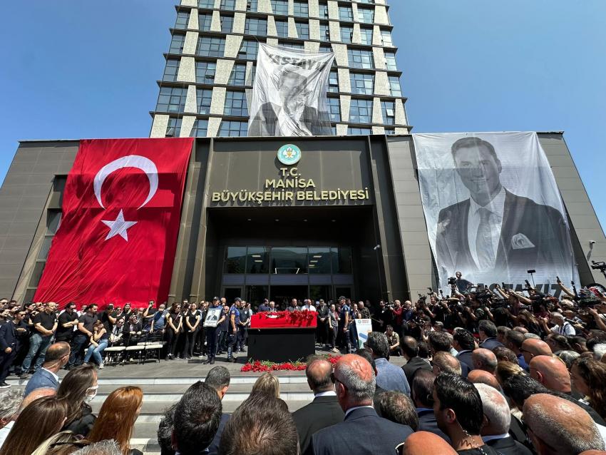 BAŞKAN MİRZA'DAN FERDİ ZEYREK İÇİN: ÇOK ERKEN OLDU, HİKAYE YARIM KALDI!