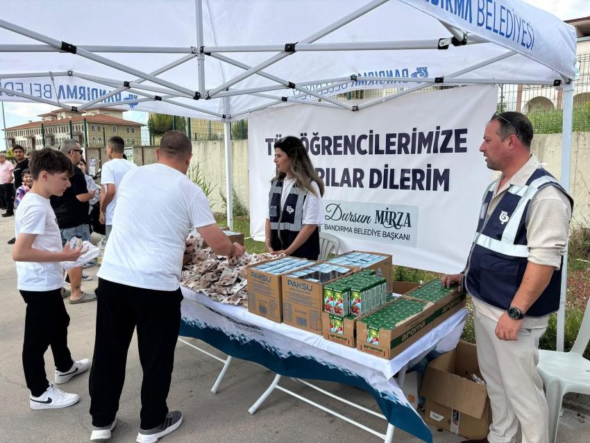 BANDIRMA BELEDİYESİ’NDEN SINAV SABAHI ÖĞRENCİLERE MORAL DESTEĞİ