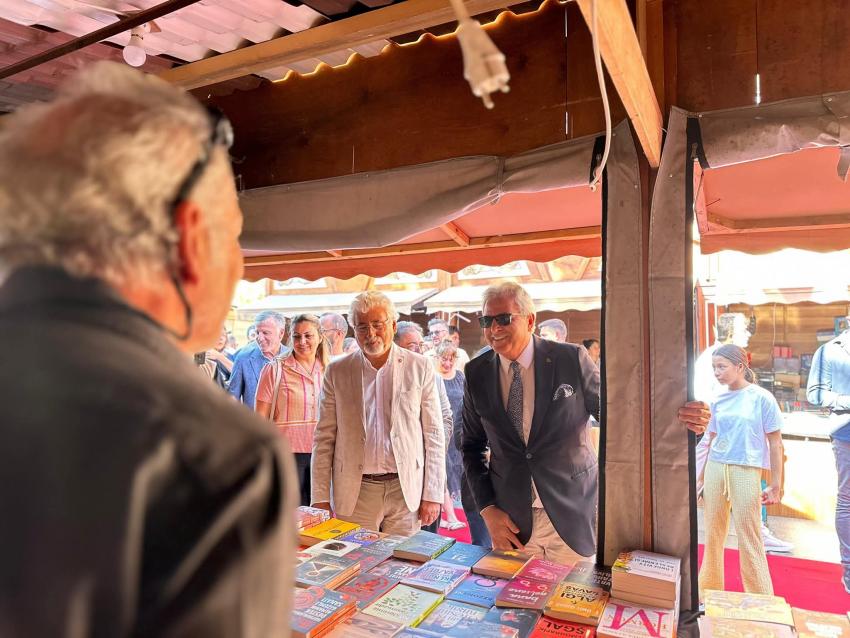 7. BANDIRMA KİTAP GÜNLERİ BAŞLADI: BAŞKAN MİRZA “OKUMAK DÜNYAYI DEĞİŞTİRİR” MESAJIYLA ETKİNLİĞİ AÇTI