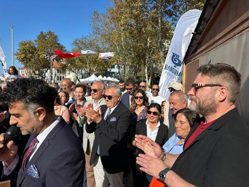 7. BANDIRMA KİTAP GÜNLERİ BAŞLADI: BAŞKAN MİRZA “OKUMAK DÜNYAYI DEĞİŞTİRİR” MESAJIYLA ETKİNLİĞİ AÇTI