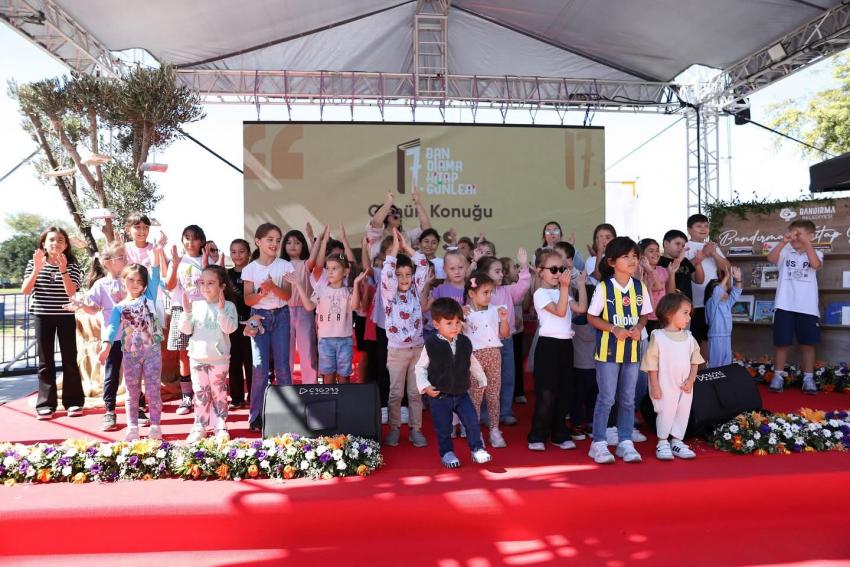 EDEBİYATIN VE MÜZİĞİN BÜYÜSÜ BANDIRMA’DA HAYAT BULDU