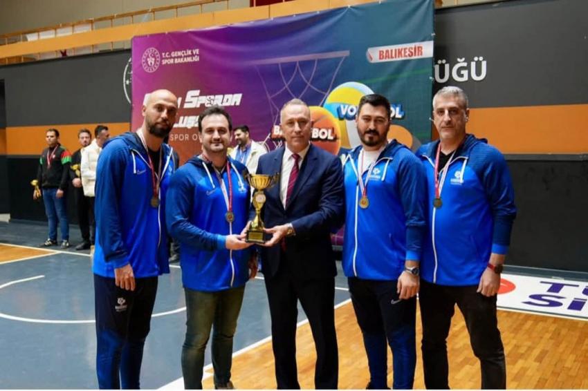 BANDIRMA BELEDİYESİ BASKETBOL TAKIMI BALIKESİR ŞAMPİYONU OLDU