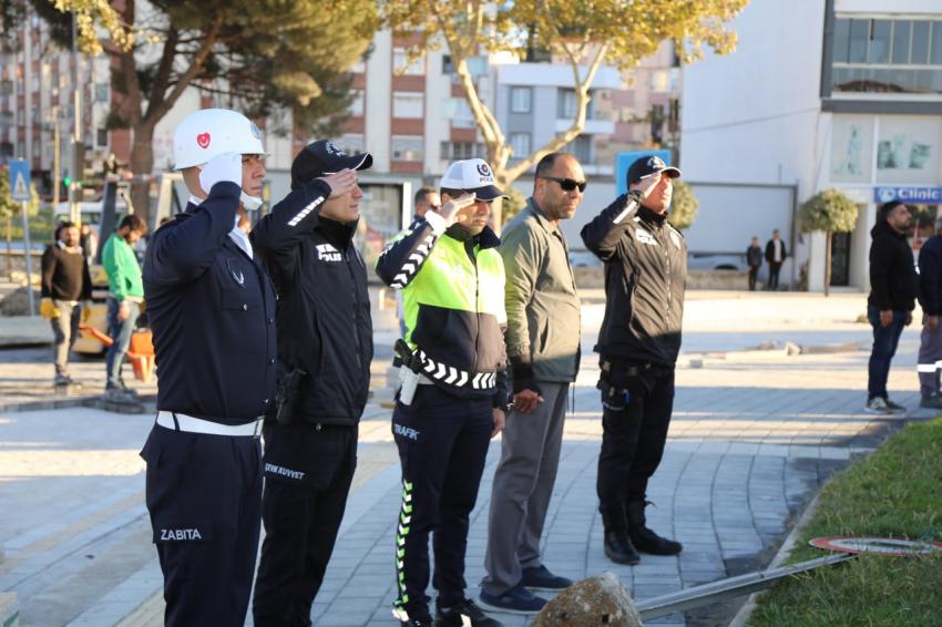 ULU ÖNDER MUSTAFA KEMAL ATATÜRK 84. YILINDA EDREMIT’TE ANILDI