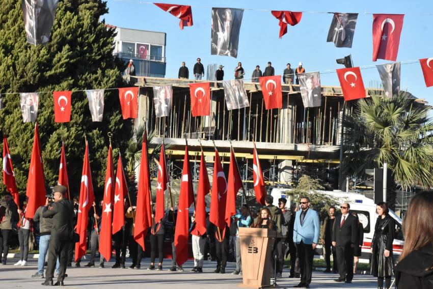 ULU ÖNDER MUSTAFA KEMAL ATATÜRK 84. YILINDA EDREMIT’TE ANILDI