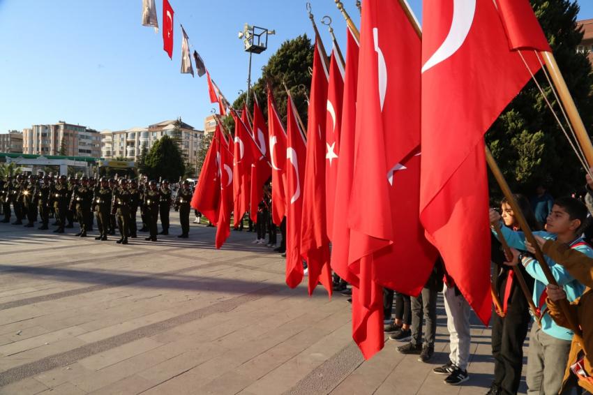 ULU ÖNDER MUSTAFA KEMAL ATATÜRK 84. YILINDA EDREMIT’TE ANILDI