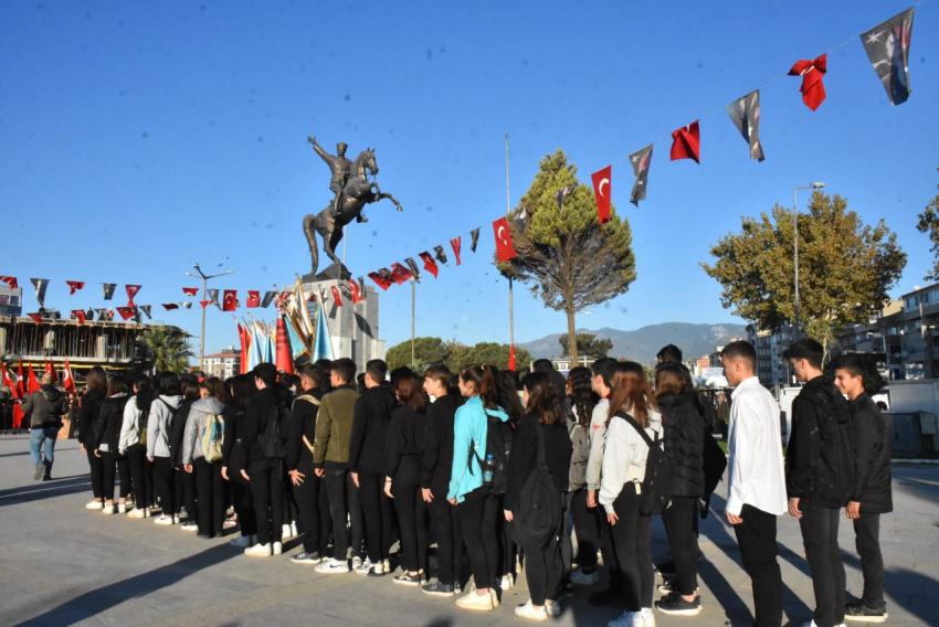 ULU ÖNDER MUSTAFA KEMAL ATATÜRK 84. YILINDA EDREMIT’TE ANILDI