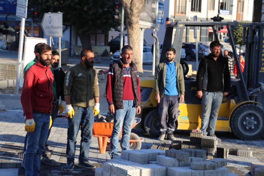 ULU ÖNDER MUSTAFA KEMAL ATATÜRK 84. YILINDA EDREMIT’TE ANILDI