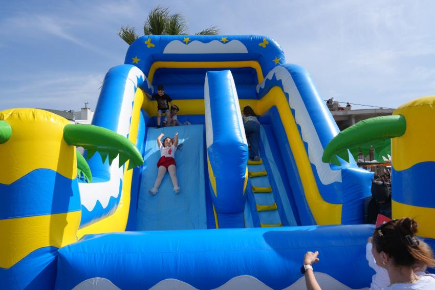 BURHANİYE’DE ÇOCUKLAR BAYRAMLARINI GÖNÜLLERİNCE YAŞADI