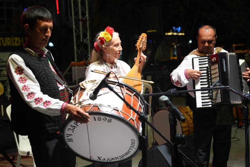 BURHANİYE'DE KURTULUŞ COŞKUSU