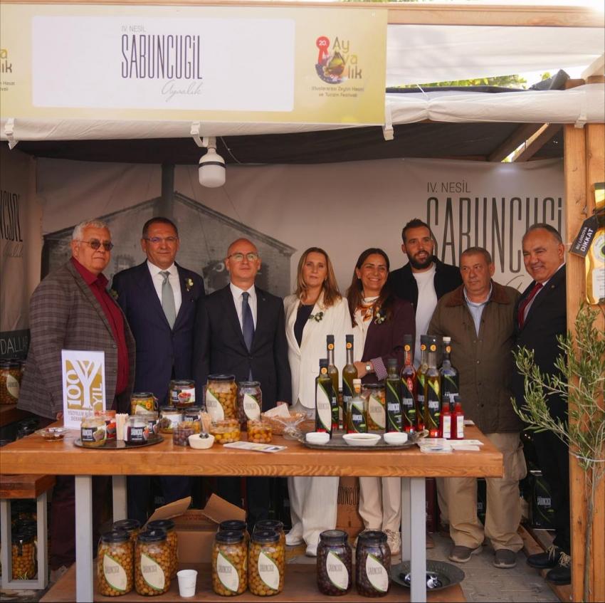 Ayvalık’ta Zeytin ve Zeytinyağı Büyük Festival Pazarı Açıldı.