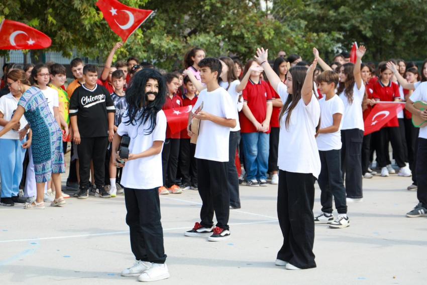 İlköğretim Haftası Burhaniye’de Düzenlenen Törenle Kutlandı
