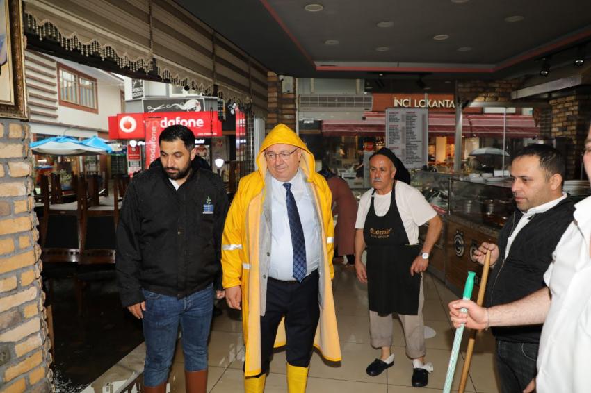 Başkan Ertaş, yağmurla mücadelede sahada