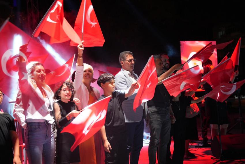 BURHANİYE'DE KURTULUŞ COŞKUSU