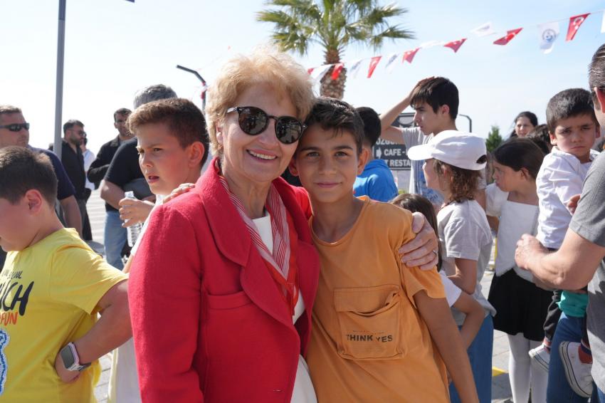 BURHANİYE’DE ÇOCUKLAR BAYRAMLARINI GÖNÜLLERİNCE YAŞADI