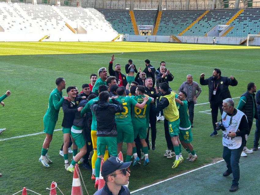 1966 EDREMİTSPOR ŞAMPİYONLUK YOLUNDA ENGEL TANIMIYOR