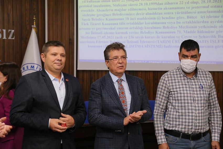 MECLİS ÜYESİ VE BELEDİYE PERSONELİNDEN ÖRNEK DAVRANIŞ