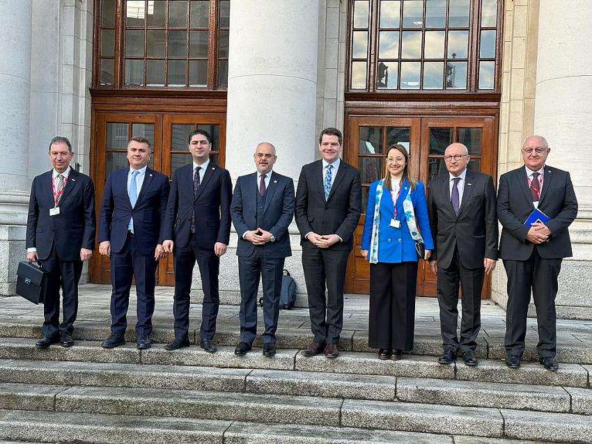 CANBEY, İRLANDA’DA