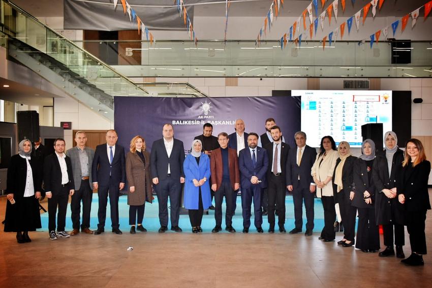 AK PARTİ BALIKESİR’DE DEMOKRASİ ŞÖLENİ YAŞANDI