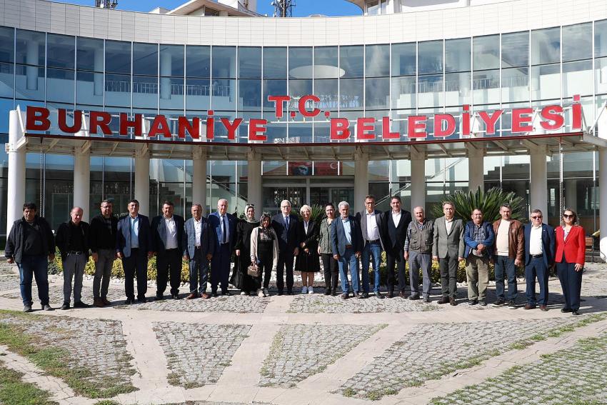 MUHTARLAR, BURHANİYE BELEDİYESİ’NDE BİR ARAYA GELDİ