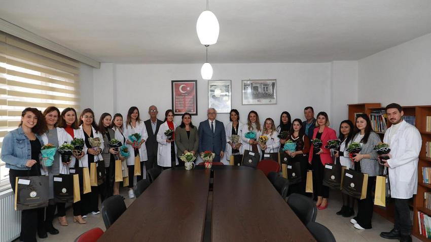 BAŞKAN DEVECİLER ÖĞRETMENLERİ ZİYARET ETTİ