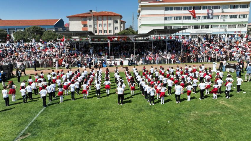 BURHANİYE’DE 23 NİSAN COŞKUSU