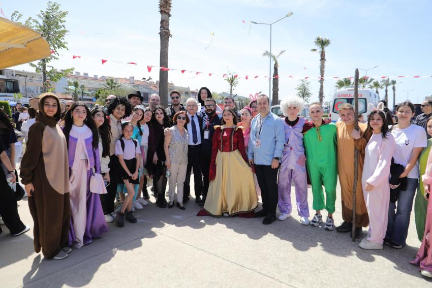 BURHANİYE’DE ÇOCUKLAR BAYRAMLARINI GÖNÜLLERİNCE YAŞADI