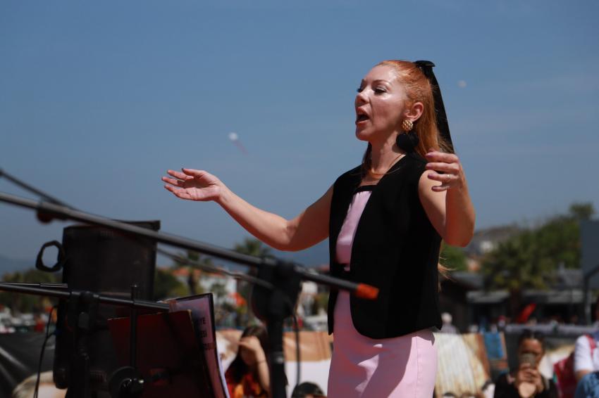 BURHANİYE’DE ÇOCUKLAR BAYRAMLARINI GÖNÜLLERİNCE YAŞADI