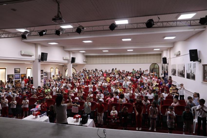 ''ÇOCUKLAR SEVINDI, BÜYÜKLER ÖVÜNDÜ''