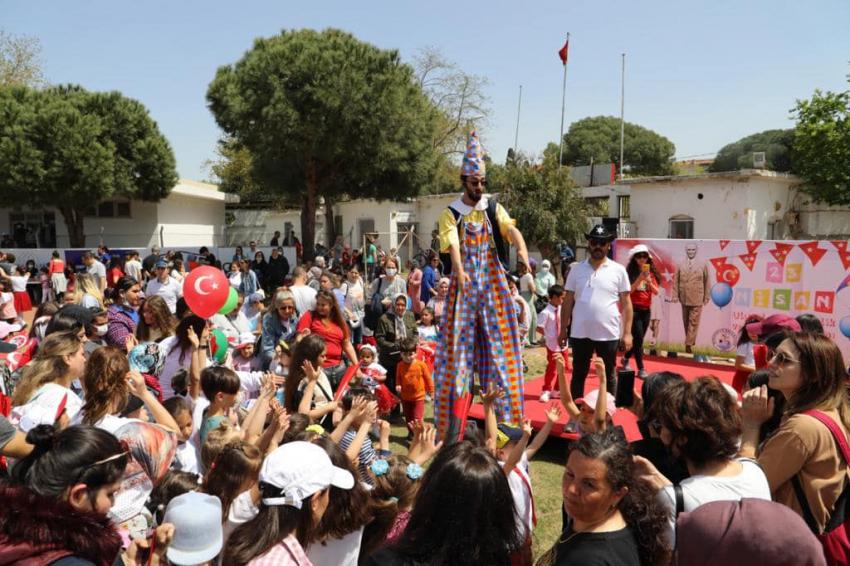 ''ÇOCUKLAR SEVINDI, BÜYÜKLER ÖVÜNDÜ''