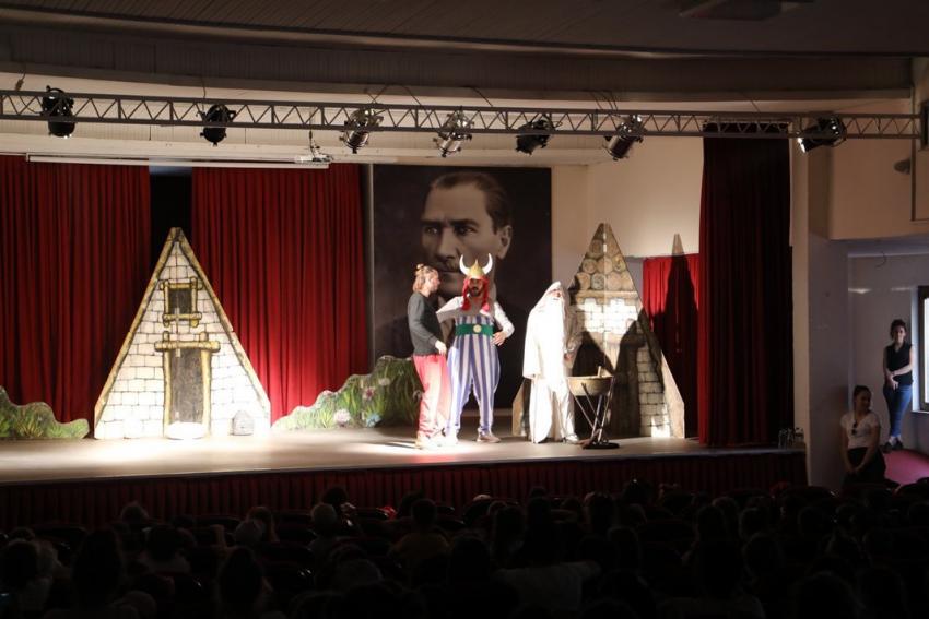 ''ÇOCUKLAR SEVINDI, BÜYÜKLER ÖVÜNDÜ''