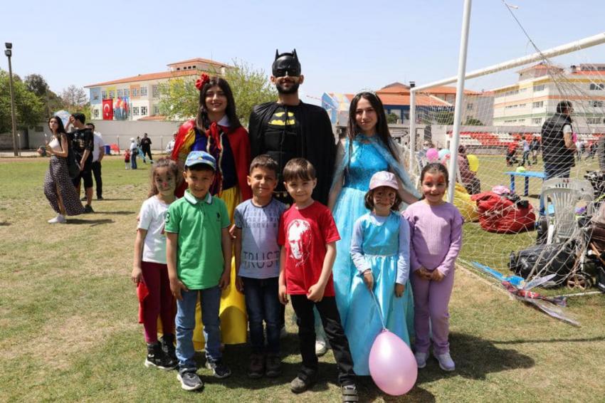 ''ÇOCUKLAR SEVINDI, BÜYÜKLER ÖVÜNDÜ''