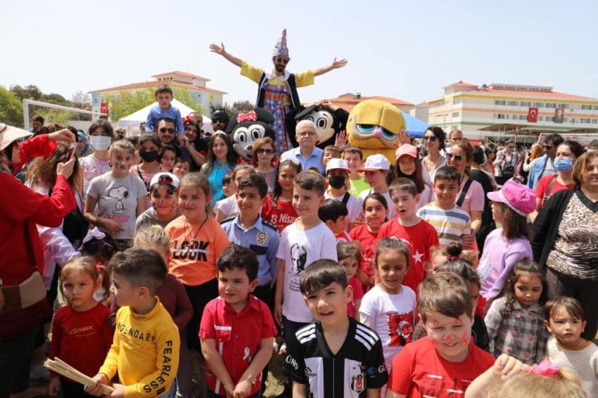 ''ÇOCUKLAR SEVINDI, BÜYÜKLER ÖVÜNDÜ''