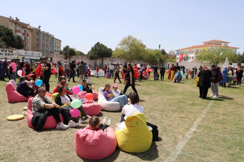 ''ÇOCUKLAR SEVINDI, BÜYÜKLER ÖVÜNDÜ''