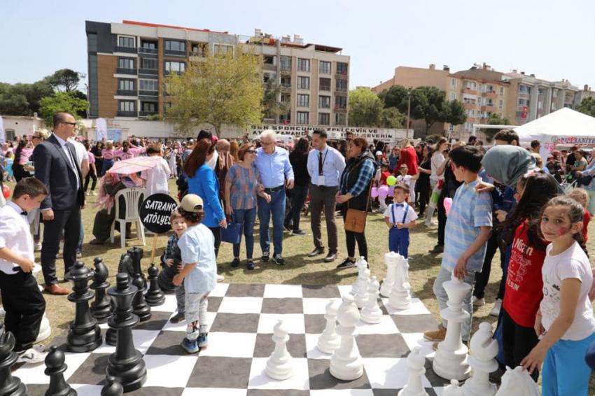 ''ÇOCUKLAR SEVINDI, BÜYÜKLER ÖVÜNDÜ''
