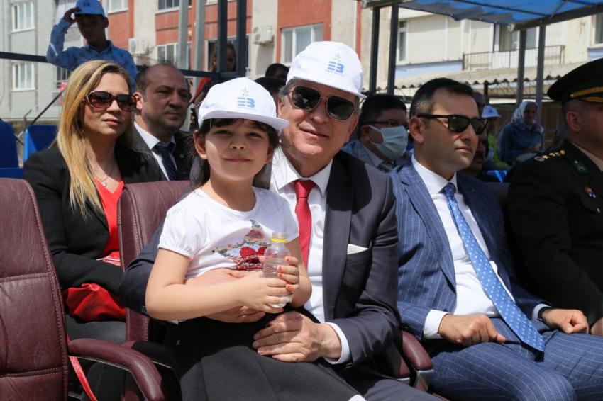 EDREMİT’TE 23 NİSAN COŞKUYLA KUTLANDI