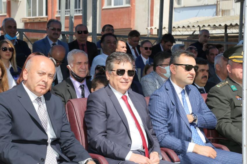 EDREMİT’TE 23 NİSAN COŞKUYLA KUTLANDI