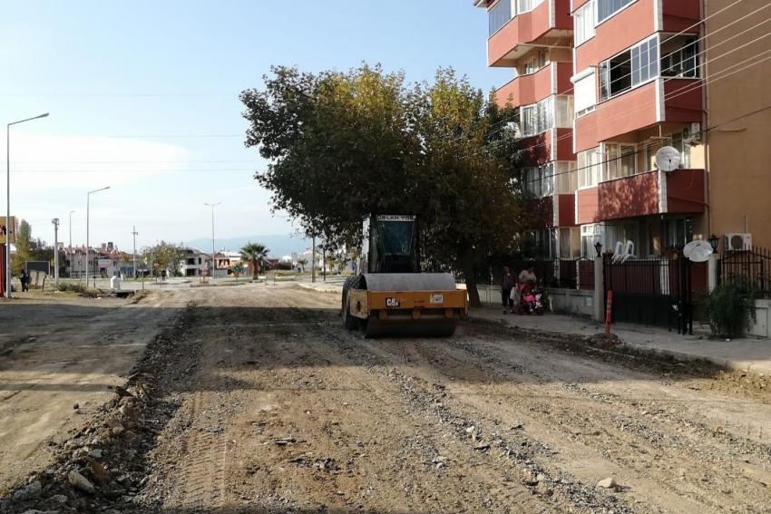 YOL YAPIM ÇALIŞMALARI DEVAM EDİYOR